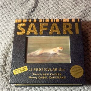 Safari a photicular  book created by Dan Canaan